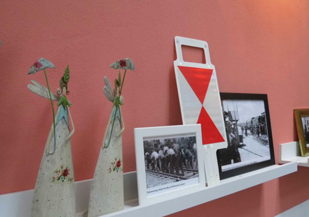 Bahnhof Droyssig - Uebernachten Im Denkmal Dış mekan fotoğraf
